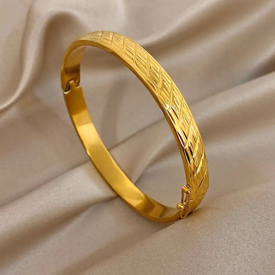 Vintage Geometric Textured Wide Bracelet for Women Glossy Gold Plated Stainless Steel Cuff Bangle Bracelets Waterproof Jewelry