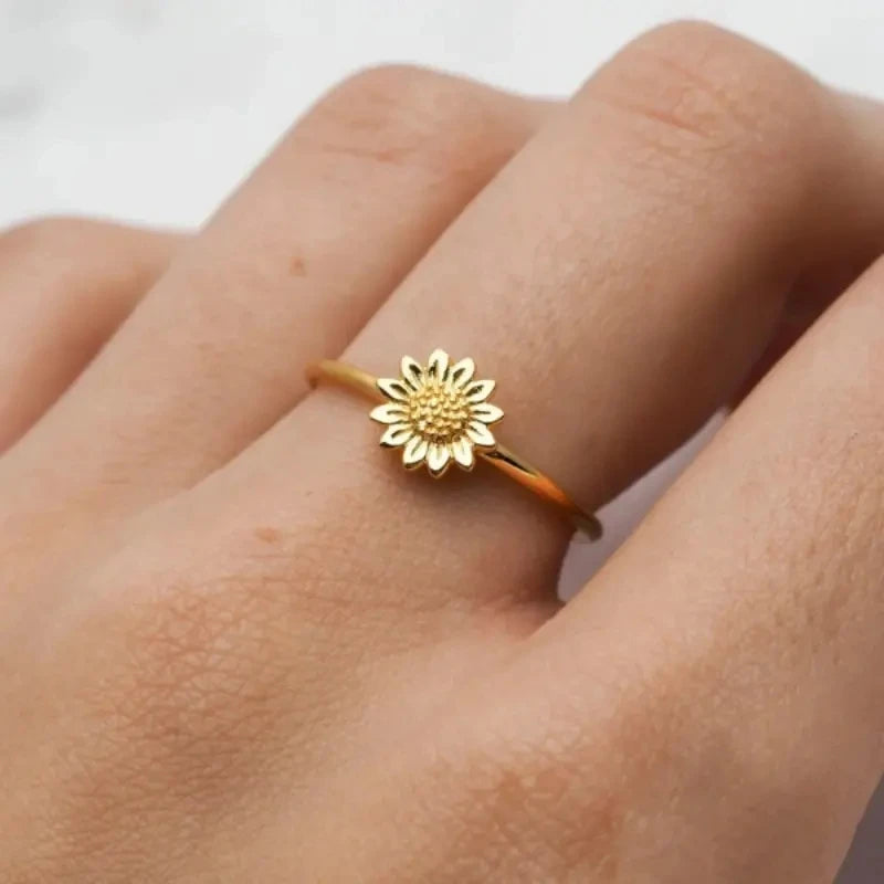 Two-tone sunflower dainty finger ring with textured petals on gold band