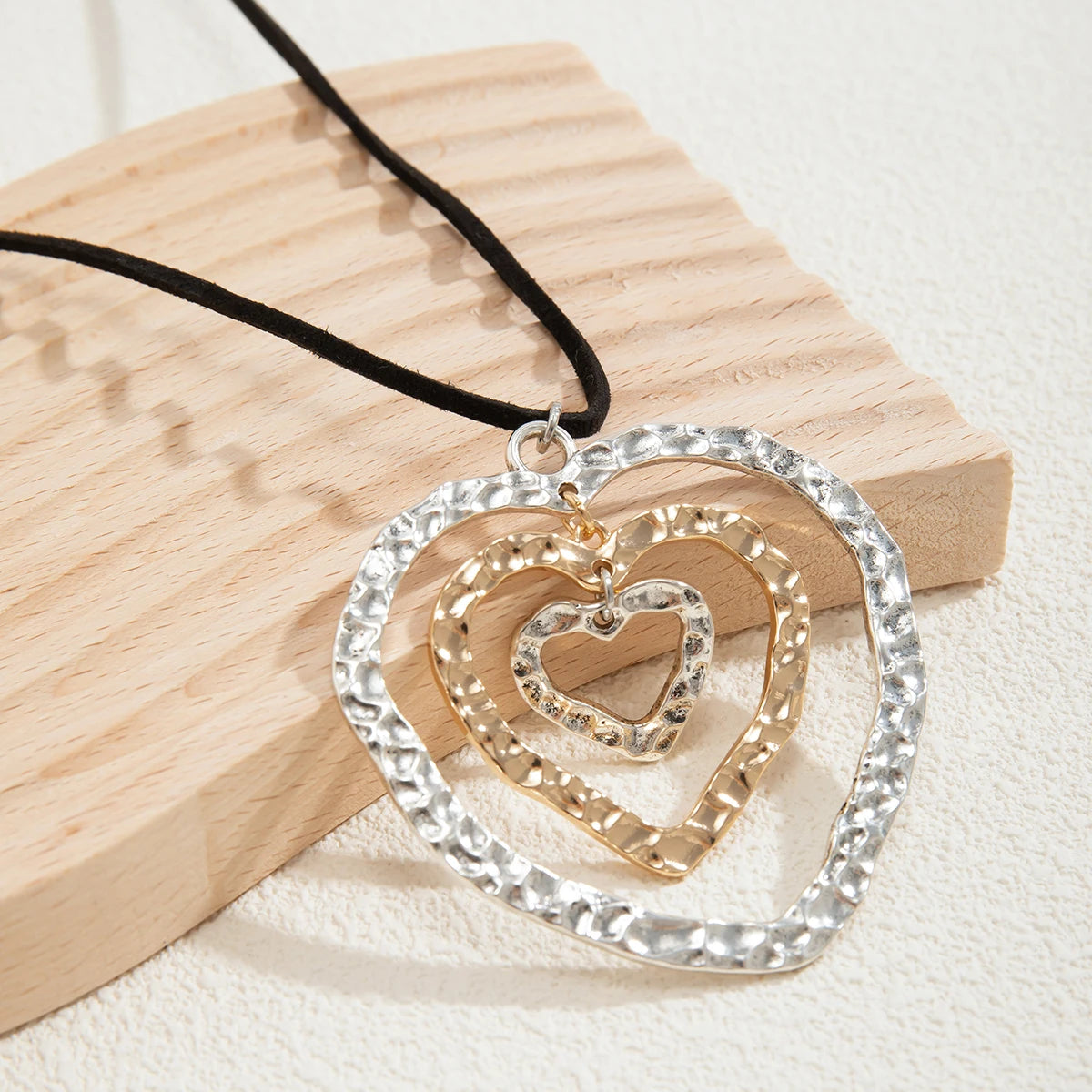 Big Hollowed Out Heart Pendant Necklace for Women Fashion Jewelry Gifts
