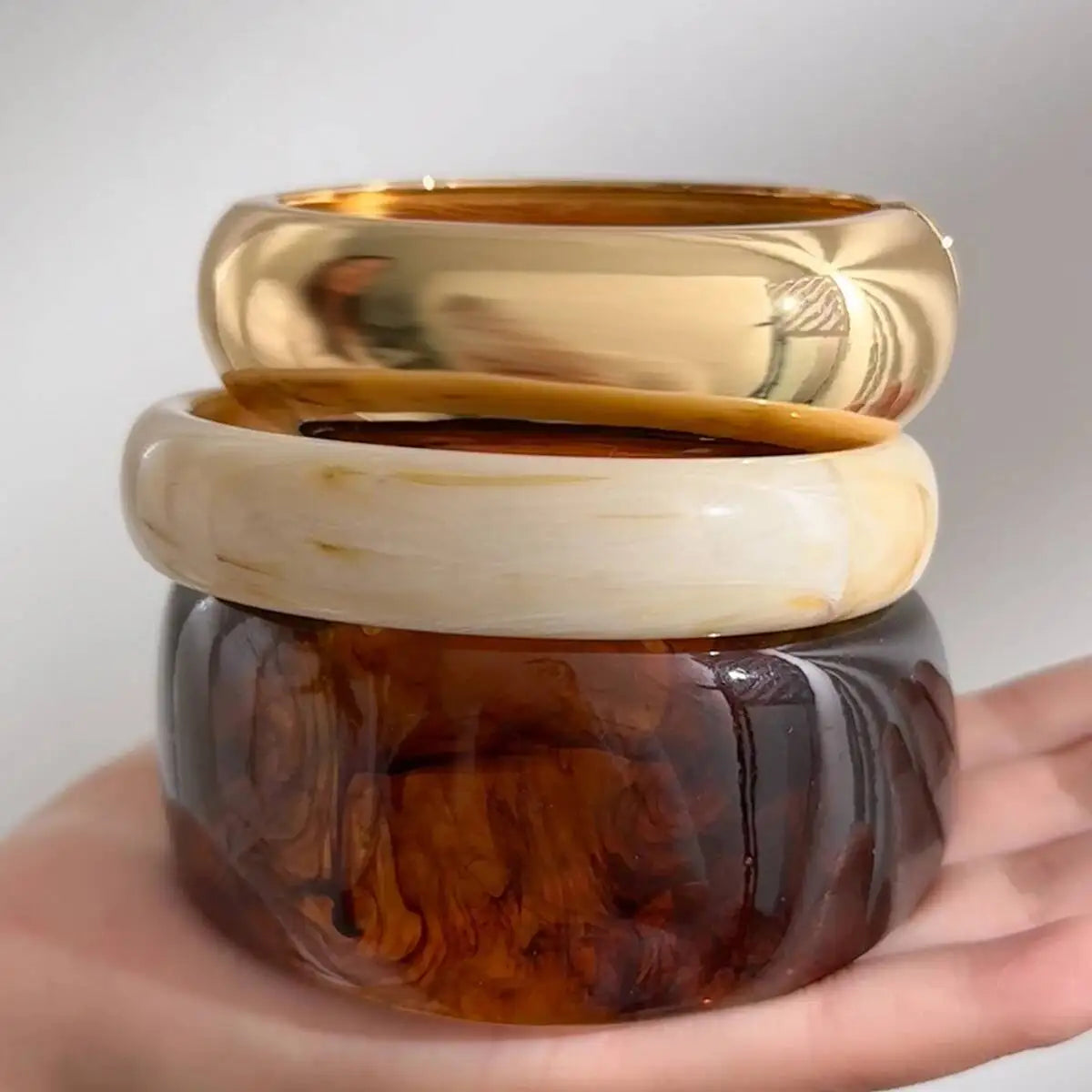 Luxury Stackable Resin Metal Wide Cuff Bangle Round Thick Acrylic Bracelet For Women