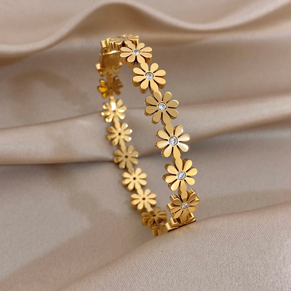 Delicate Zircon Flower Cuff Bangle Bracelets for Women Glossy Gold Plated Stainless Steel Wristband Bracelet Waterproof Jewelry
