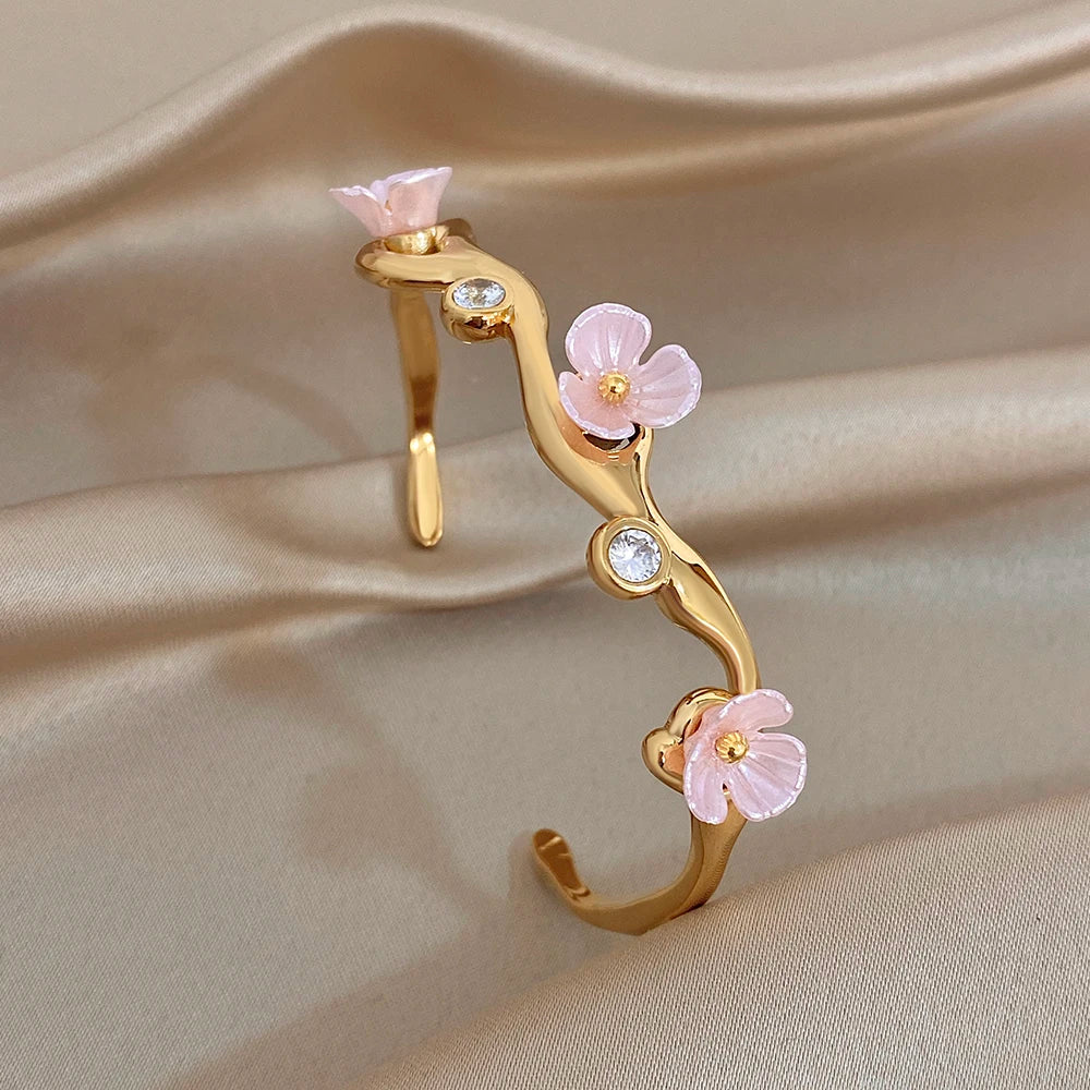 Delicate Zircon Flower Cuff Bangle Bracelets for Women Glossy Gold Plated Stainless Steel Wristband Bracelet Waterproof Jewelry
