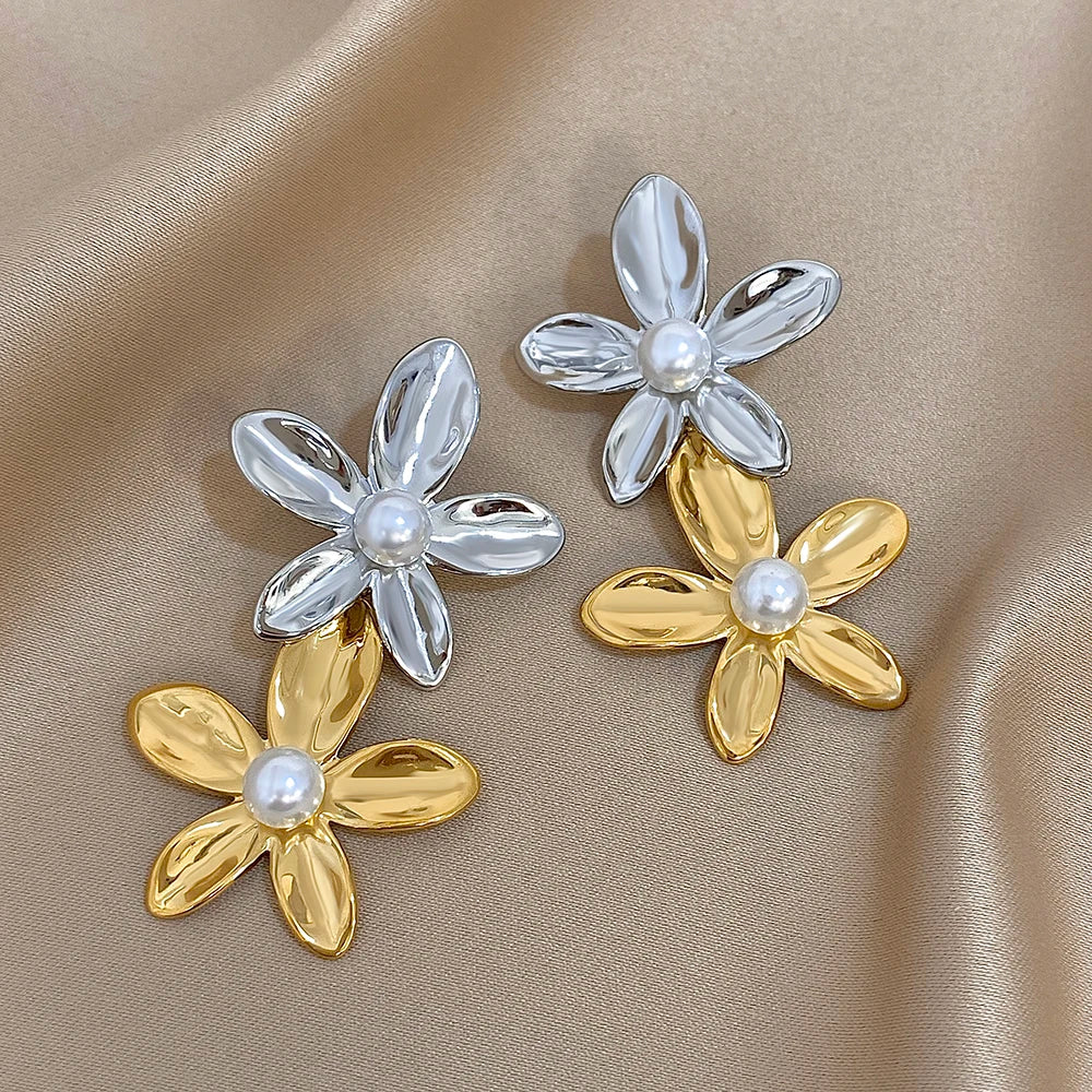 Two-tone flower drop earrings with pearl-like centers