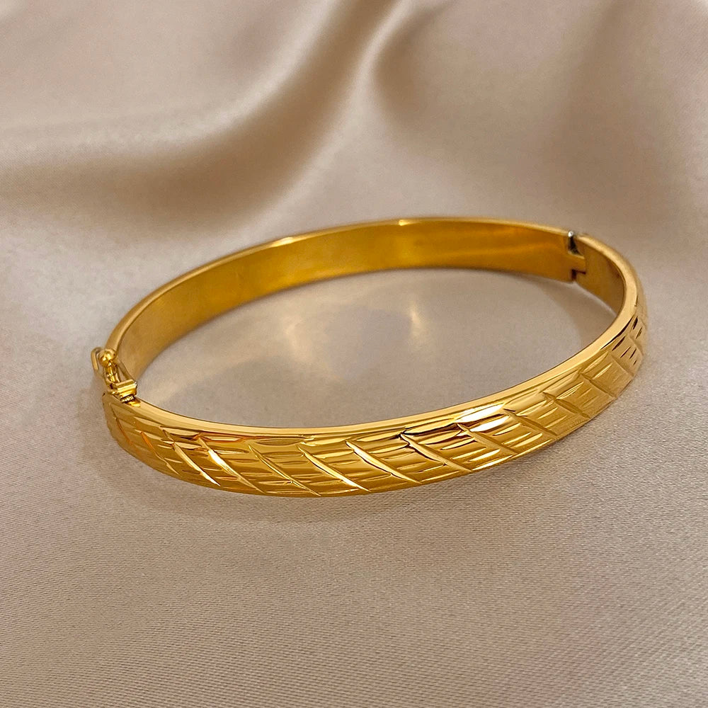 Vintage Geometric Textured Wide Bracelet for Women Glossy Gold Plated Stainless Steel Cuff Bangle Bracelets Waterproof Jewelry