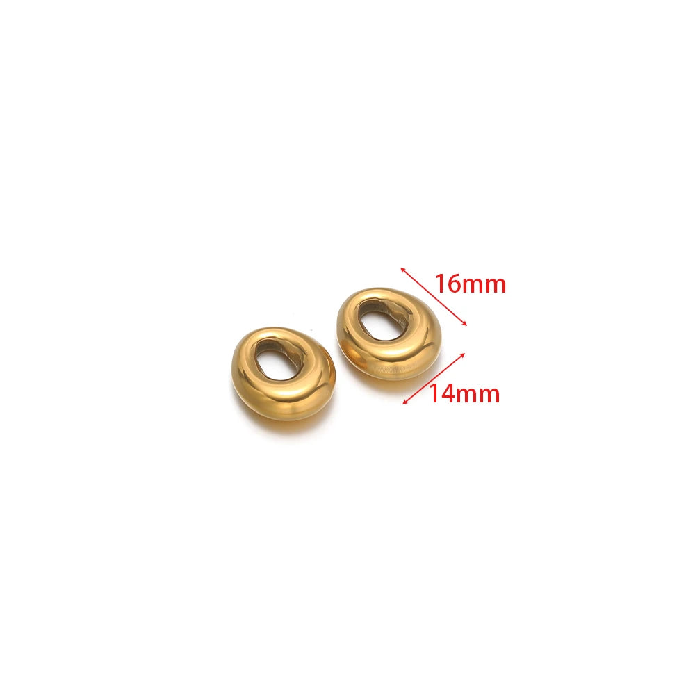 Two gold-tone open ring charms, 16mm and 14mm