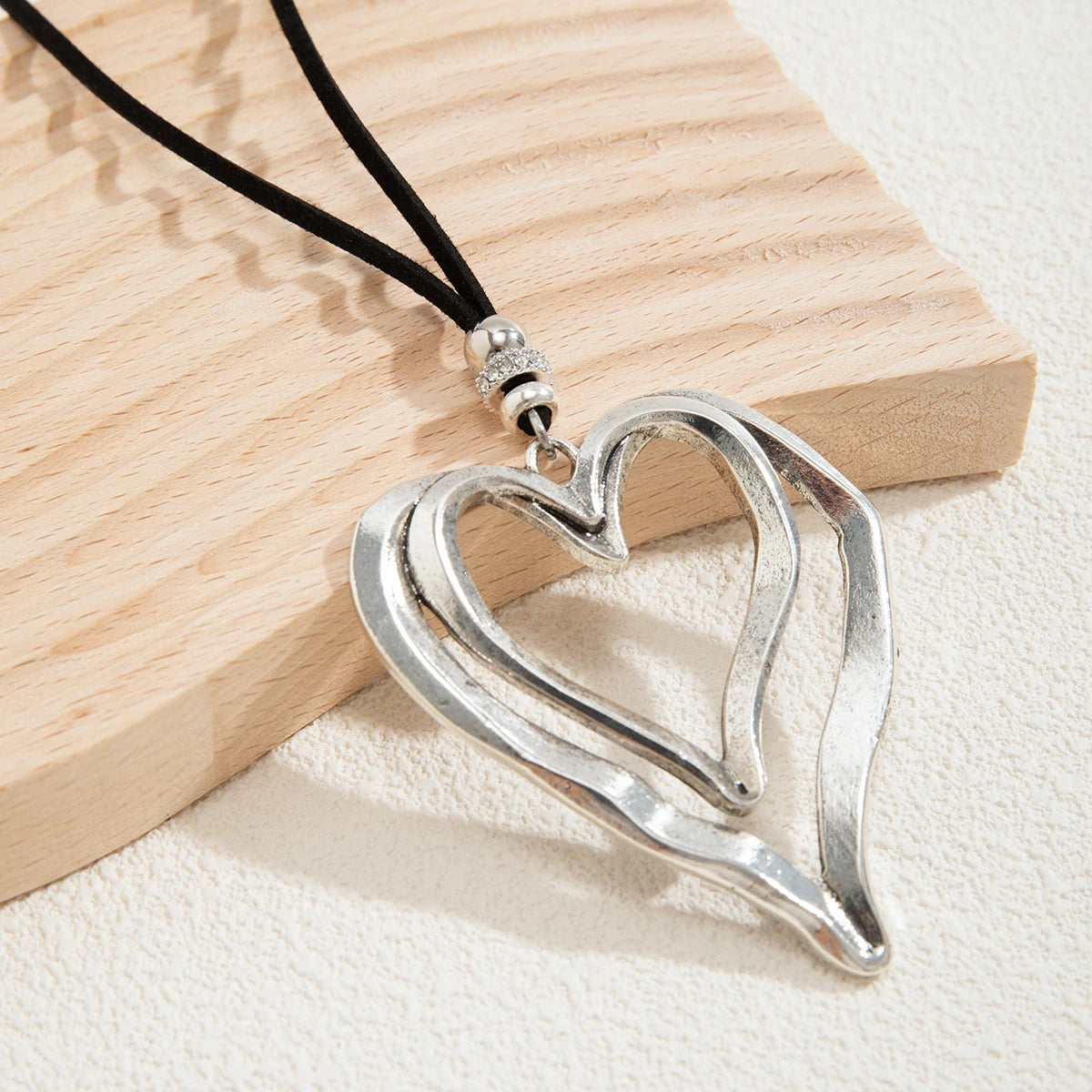 Big Hollowed Out Heart Pendant Necklace for Women Fashion Jewelry Gifts