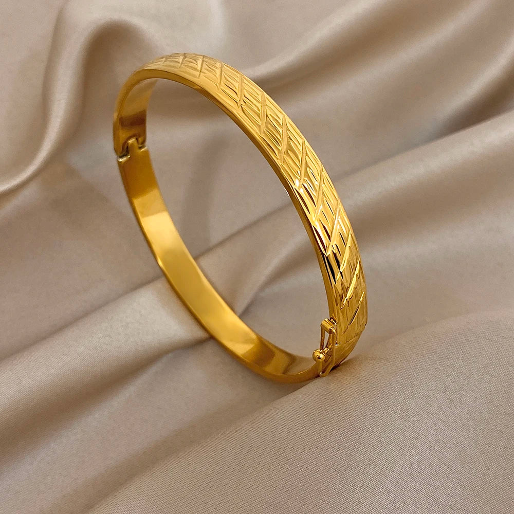 Vintage Geometric Textured Wide Bracelet for Women Glossy Gold Plated Stainless Steel Cuff Bangle Bracelets Waterproof Jewelry