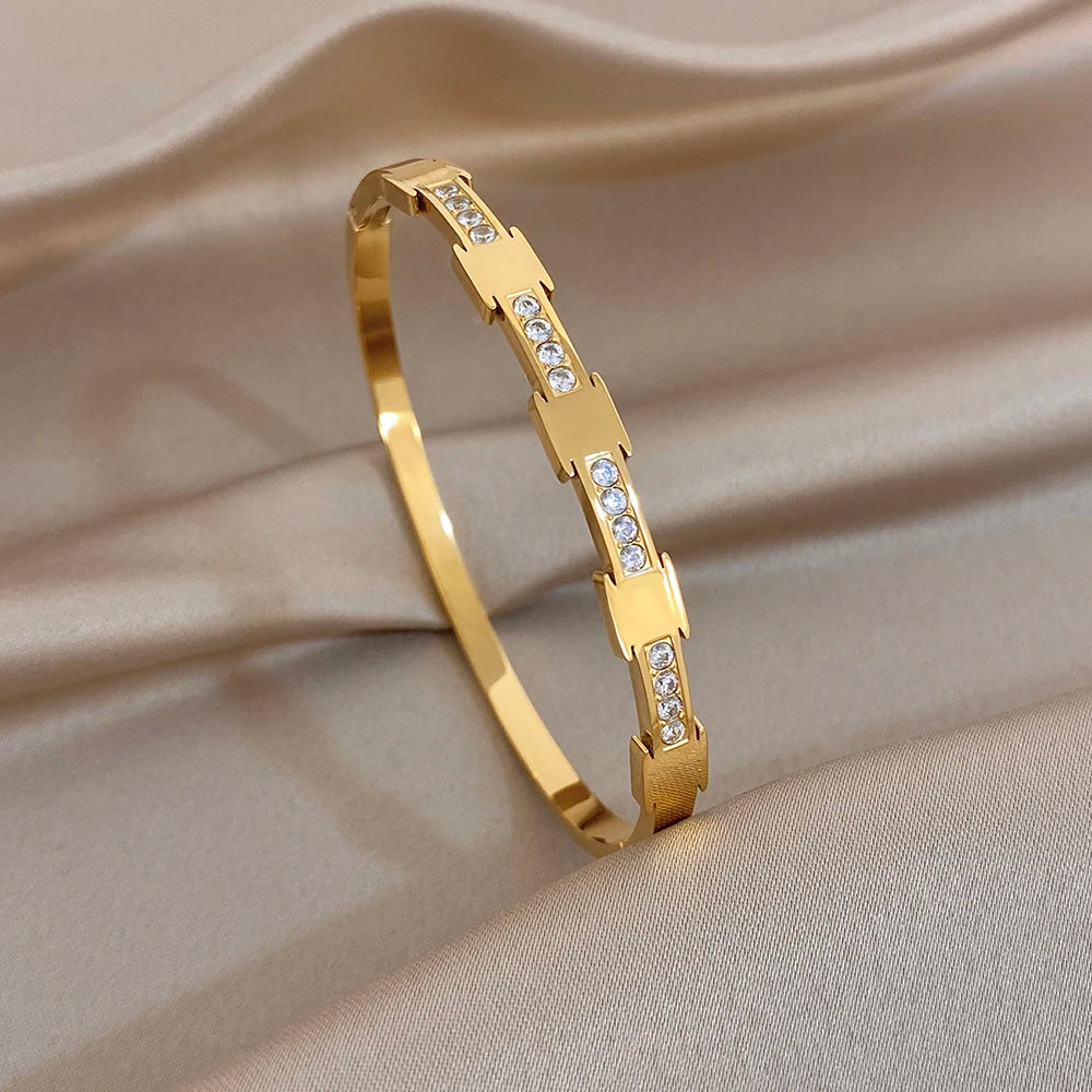 Delicate Zircon Flower Geometric Cuff Bangle for Women Glossy Gold Plated Stainless Steel Wristband Bracelets Waterproof Jewelry