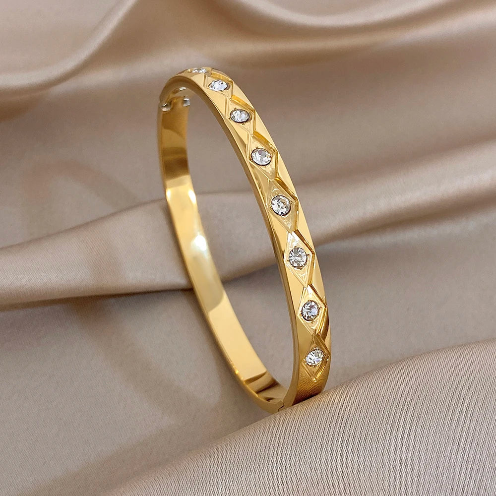 Vintage Geometric Textured Cuff Bangle for Women Glossy Gold Plated Copper Zircon Coin Pendant Bracelets Waterproof Jewelry