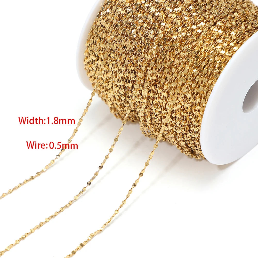 Gold plated flat flower chain spool, 1.8mm width with 0.5mm wire link detail
