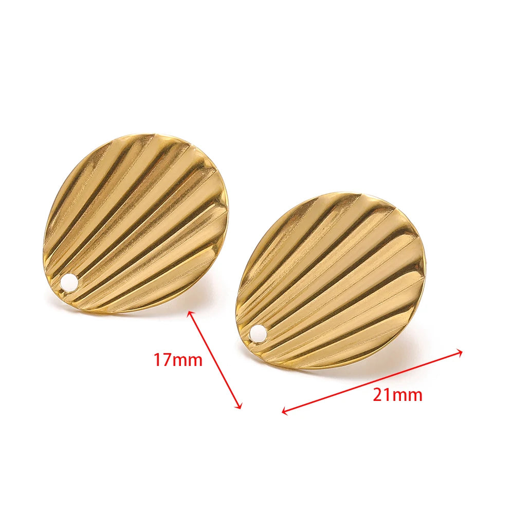 Gold heart-shaped braid earring findings, size shown with 17mm and 21mm arrows