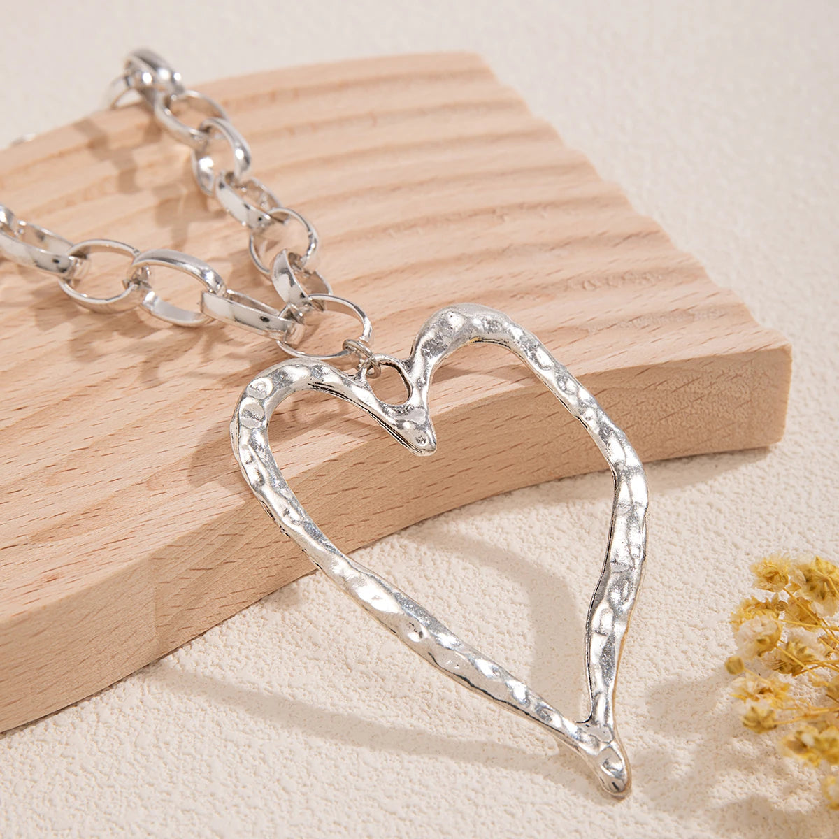 Trendy Hollow Heart Pendant Necklaces for Women Exaggerated Large Chunky Jewelry