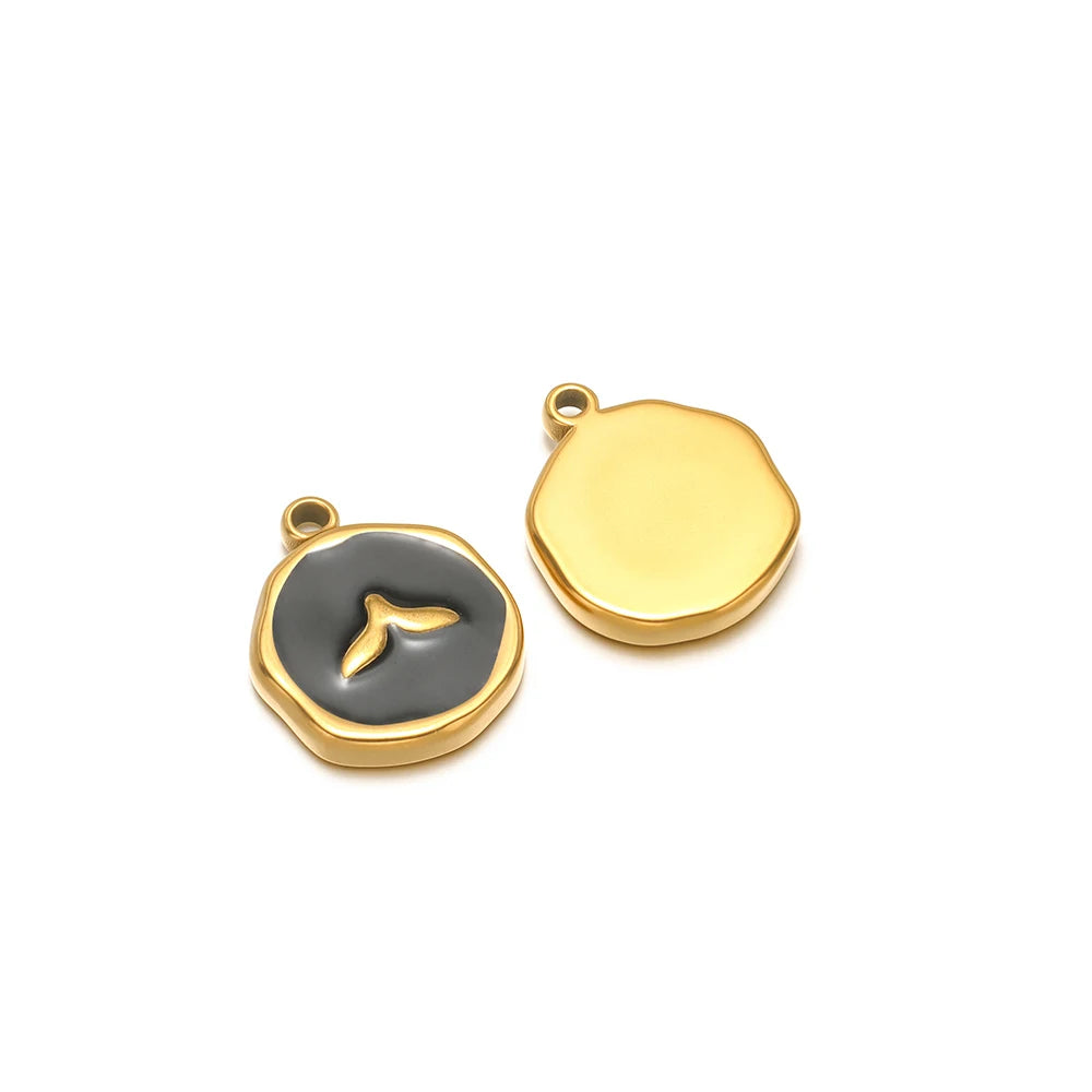 Enamel shell charms set: dark gray seahorse motif charm and plain yellow round-face charm