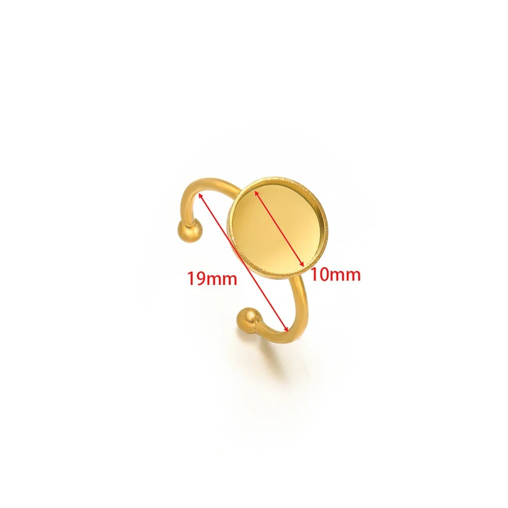 Gold open ring bezel setting, blank cabochon tray; 19mm outer size, 10mm inner tray
