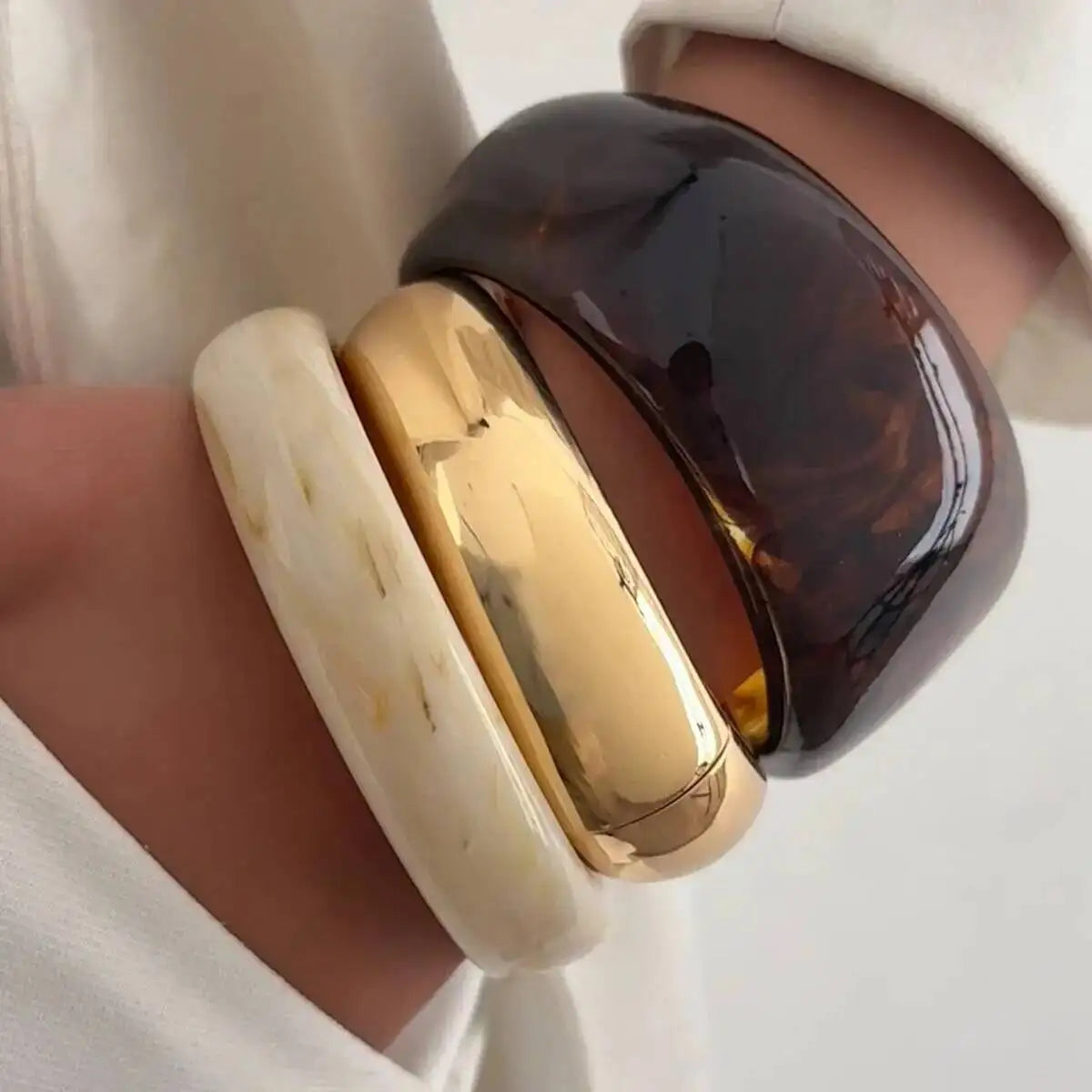 Luxury Stackable Resin Metal Wide Cuff Bangle Round Thick Acrylic Bracelet For Women