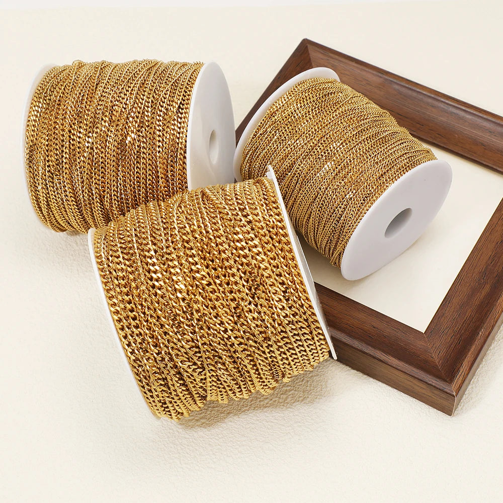 Gold-plated stainless steel Cuban link chain spools with wooden accessory