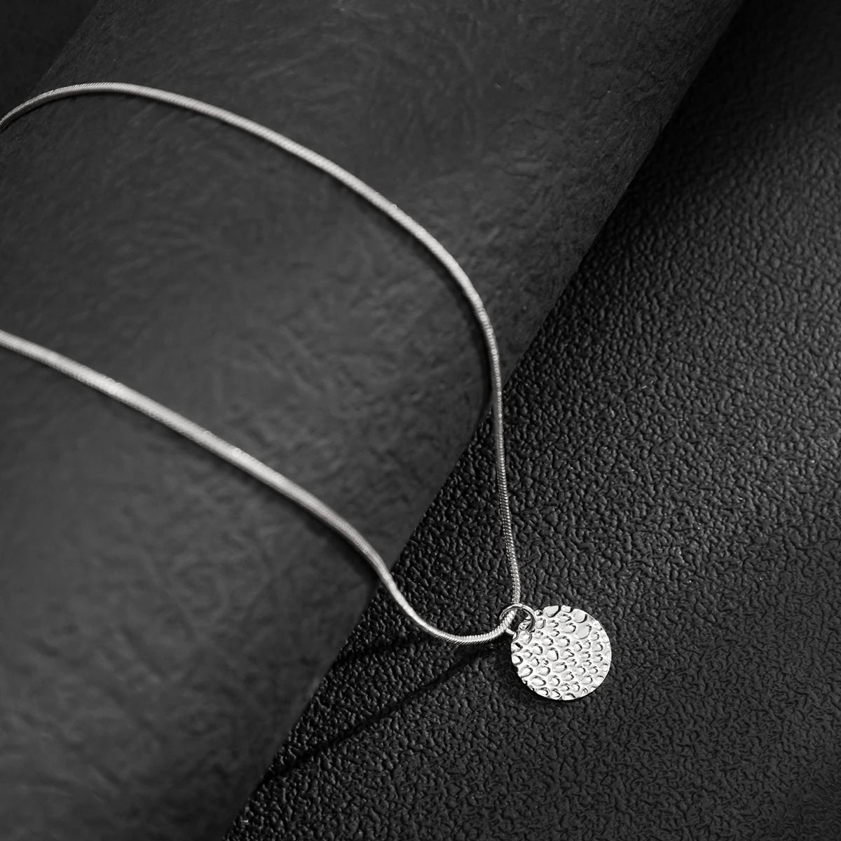 Gold Color Choker Necklace For Men Simple Chain With Coin Pendant Fashion Jewelry