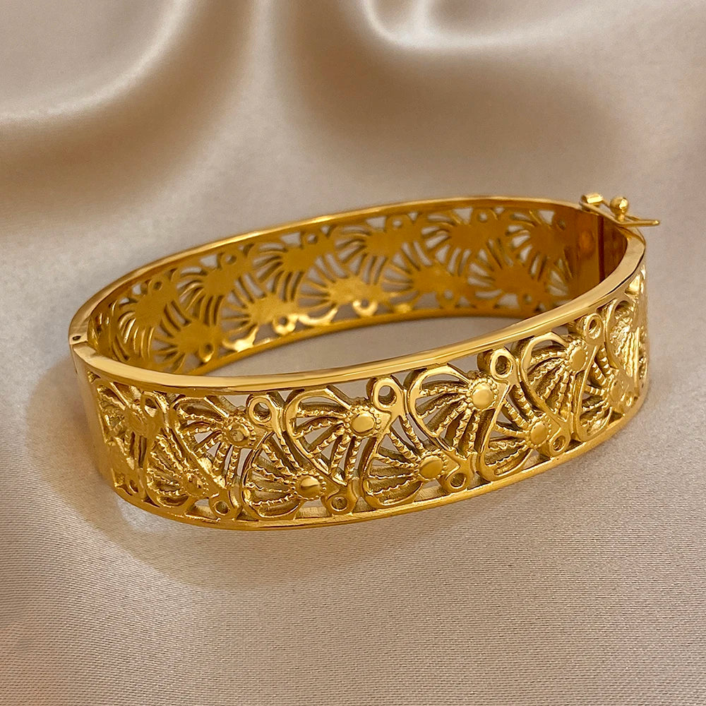 Vintage Geometric Hollow Flower Textured Cuff Bangle Exquisite Gold Plated Stainless Steel Wrist Bracelets Waterproof Jewelry