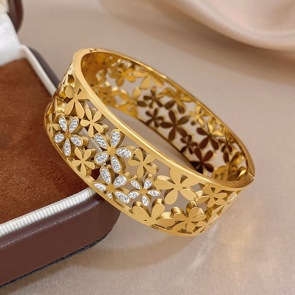 Exaggerated Gold Plated Stainless Steel Cuff Bangle for Women Exquisite Rhinestone Flower Wide Bracelets Waterproof Jewelry